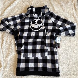 Black and White Checkered Lounger